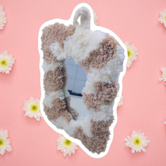 Furry Tufted Framed Mirror - NWT - Wall or Desktop Dorm Room Decor - White Tan - Picture 2 of 11